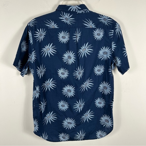 ❤️Old navy Men's Navy Blue Floral Shirt M - Picture 4 of 9